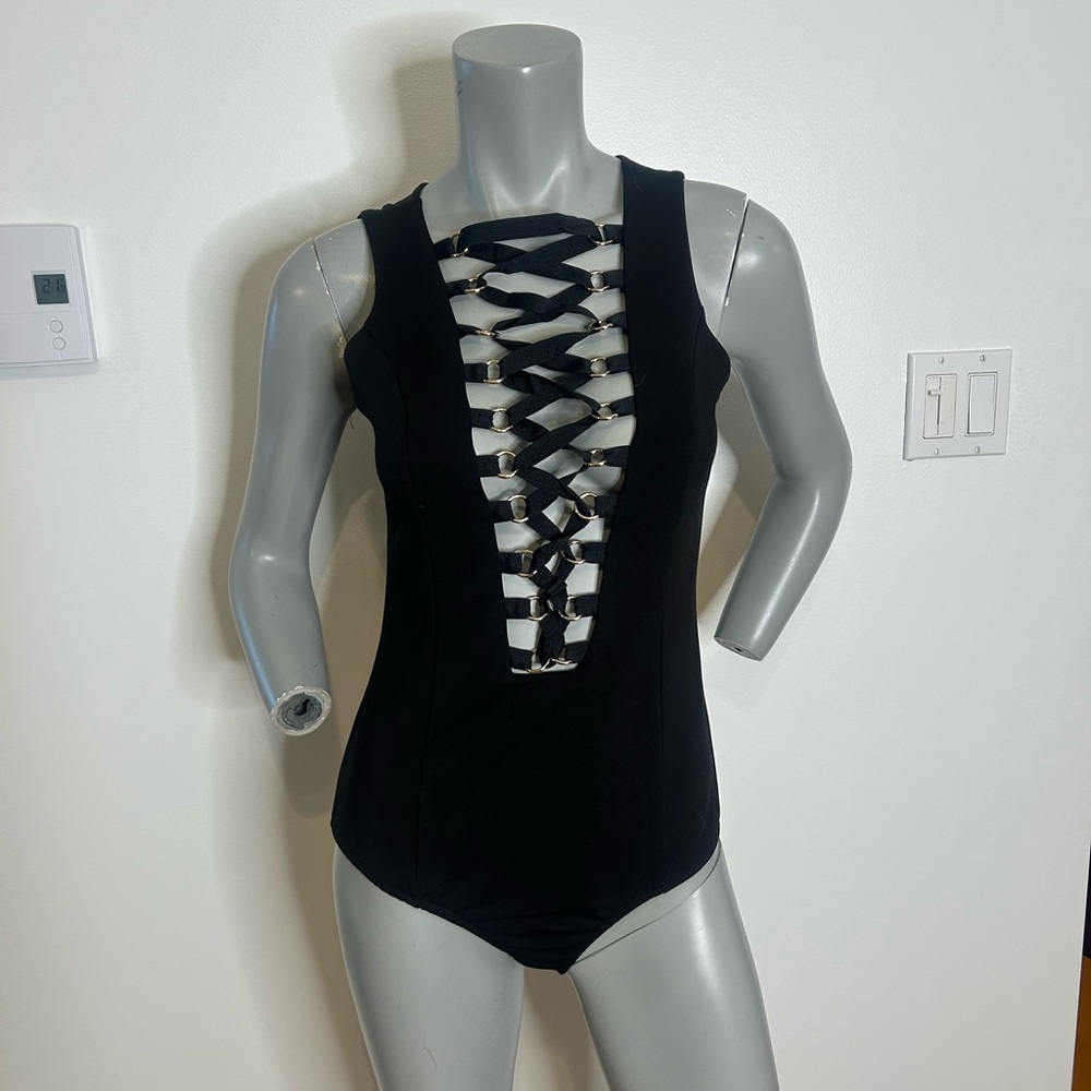 Gorgeous NUDE Black Crisscross Bodysuit❤️L